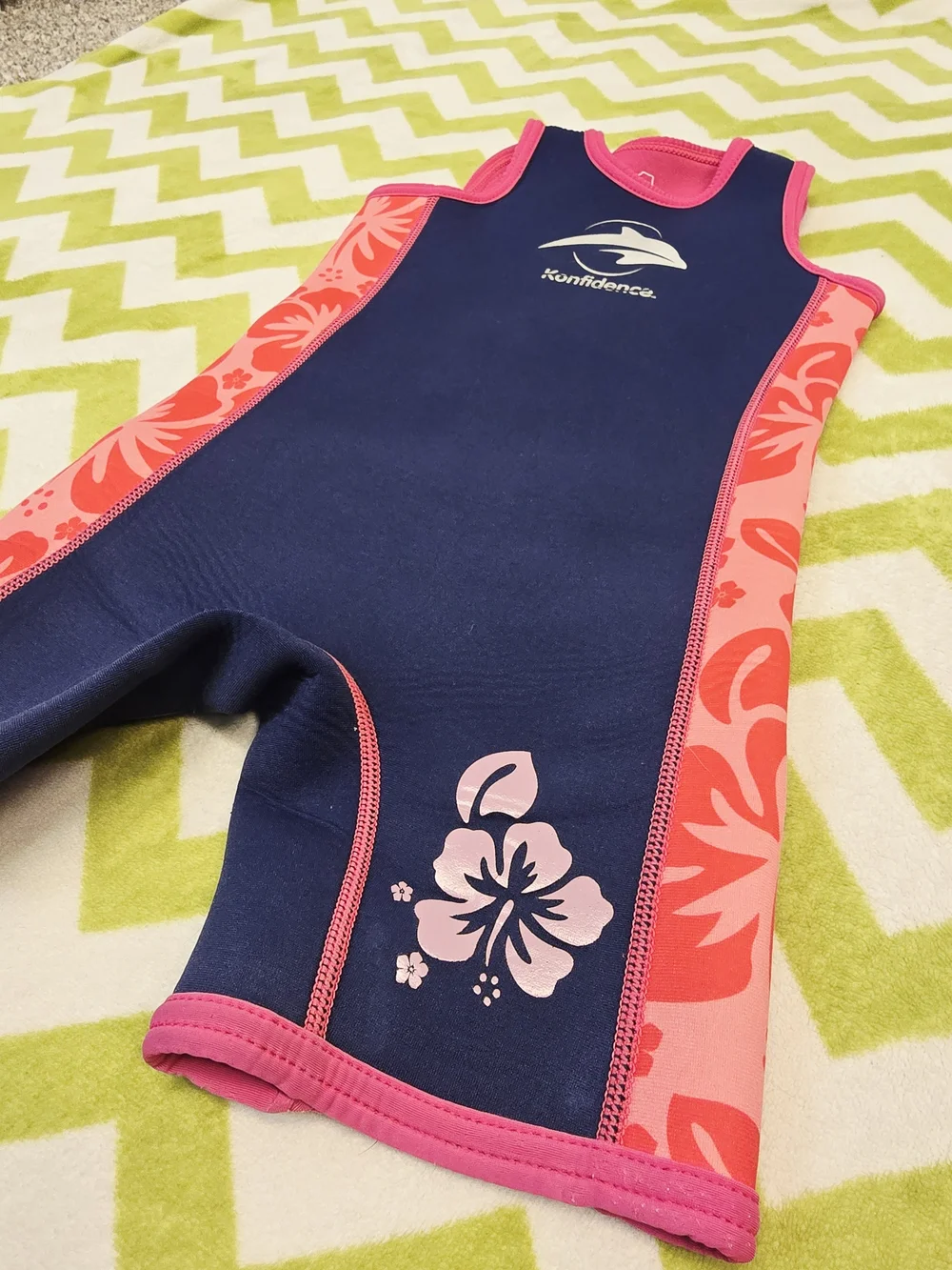 Konfidence Warma Wetsuit Girls' Navy & Pink Floral Neoprene One-Piece Size 2-3